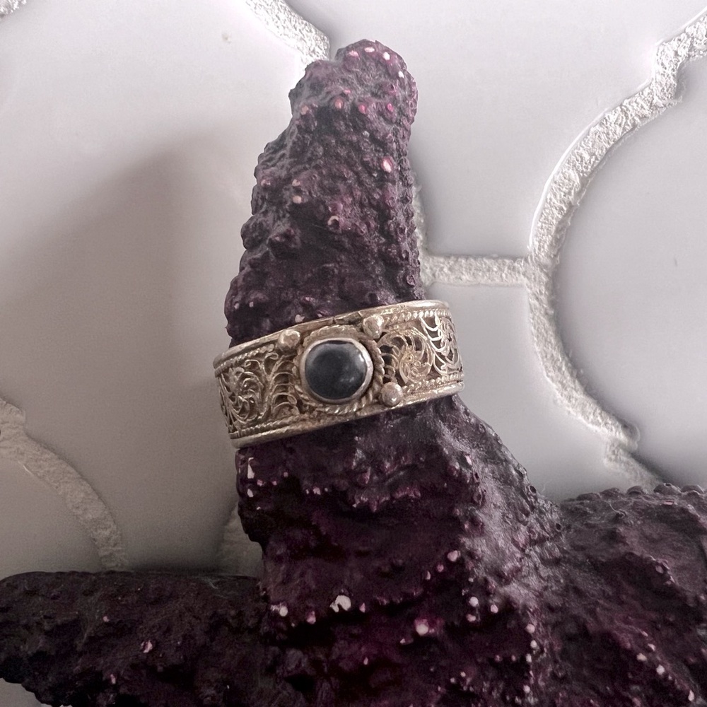 Ring. Lapis Lazuli, sterling silver filigree.